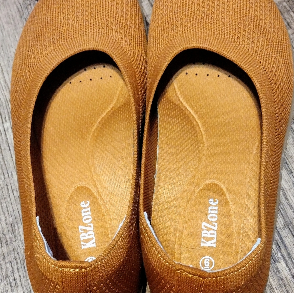 KB Zone Slip-on Ballet Flats Light Brown/Burnt Orange Womens Size 6 New no tag